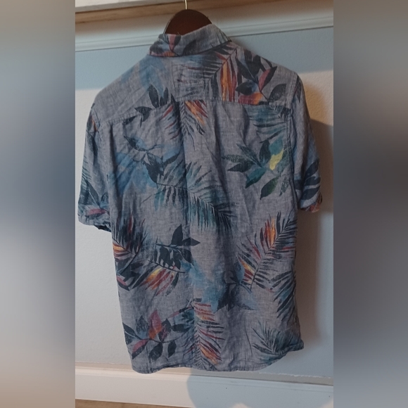 Hollister Men's Linen short sleeve shirt, size XL - Picture 2 of 3